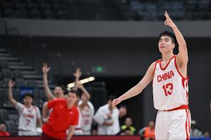 三分很铁!张懿赵杰21投7中&三分7中1得到21分9板3助2断1帽